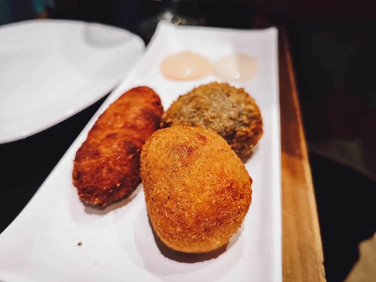 Lisbon Food Guide: 12 Must-Try Restaurants Tapa Bucho in Lisbon, Portugal