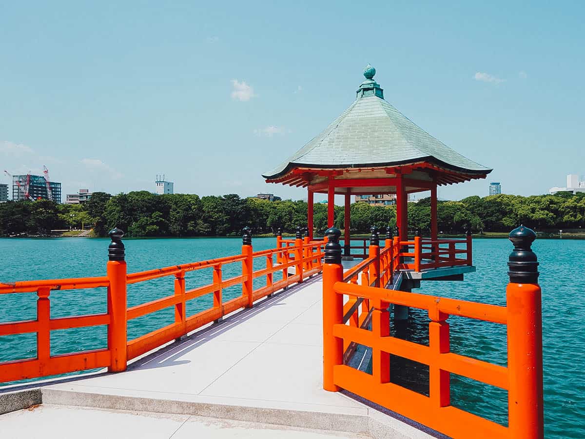 Central pond at Ohori park