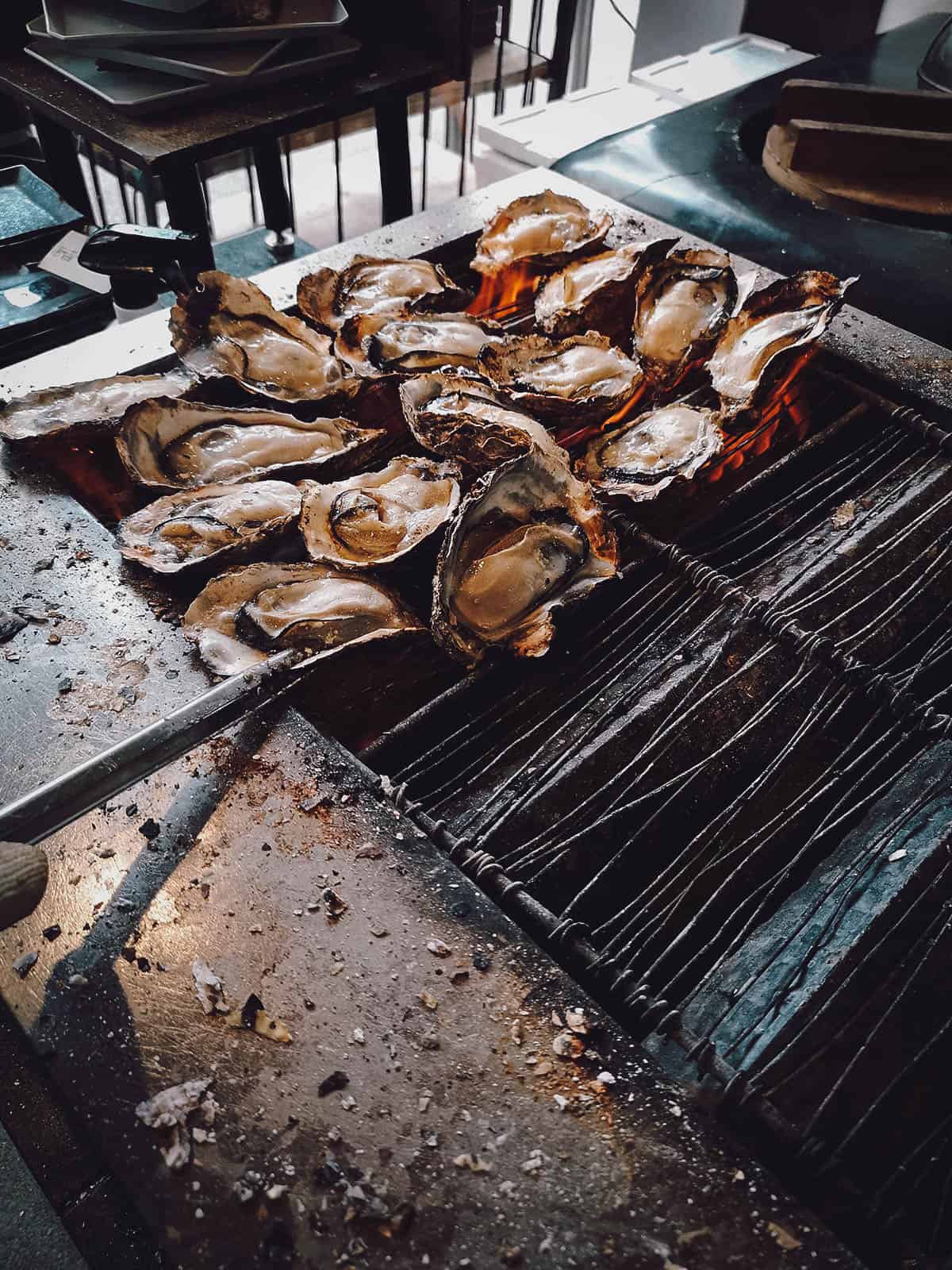 Grilling oysters