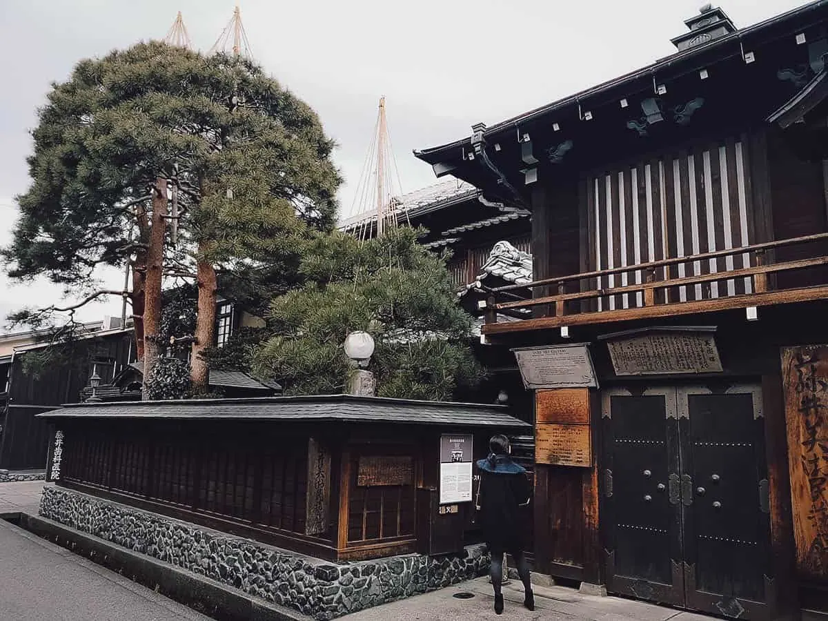 10 Things to Do in Takayama, Japan Woman walking along Sanmachi Suji