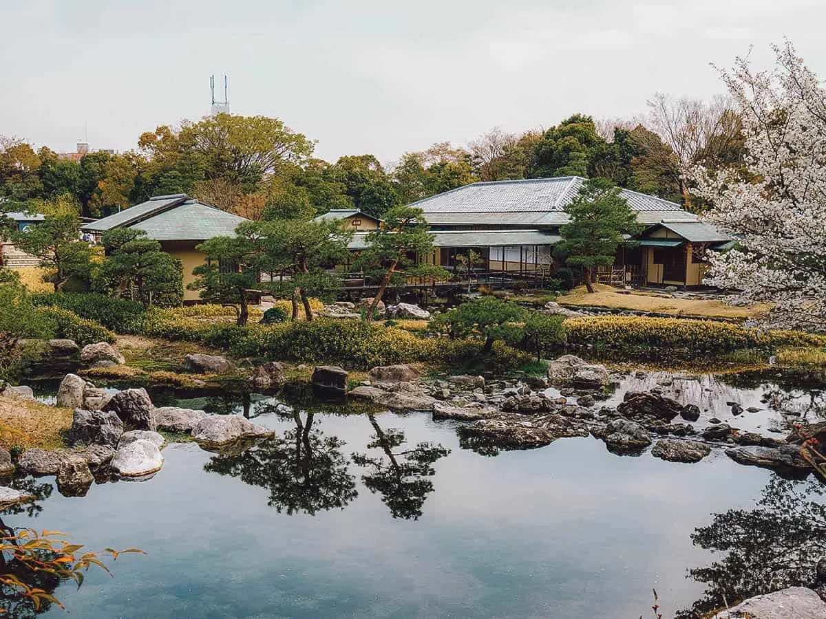 Walking around Shirotori Garden