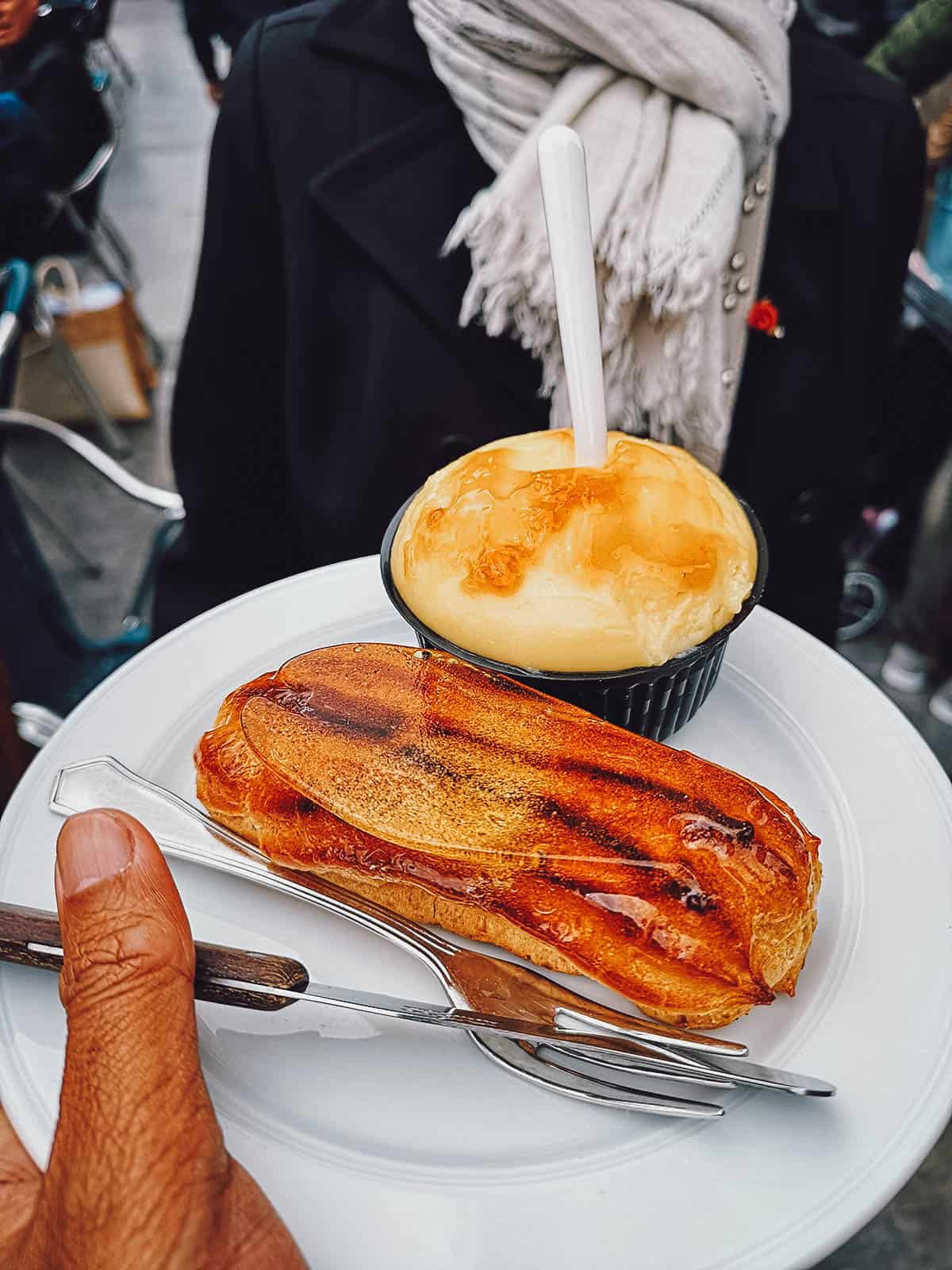 Plate with pastries