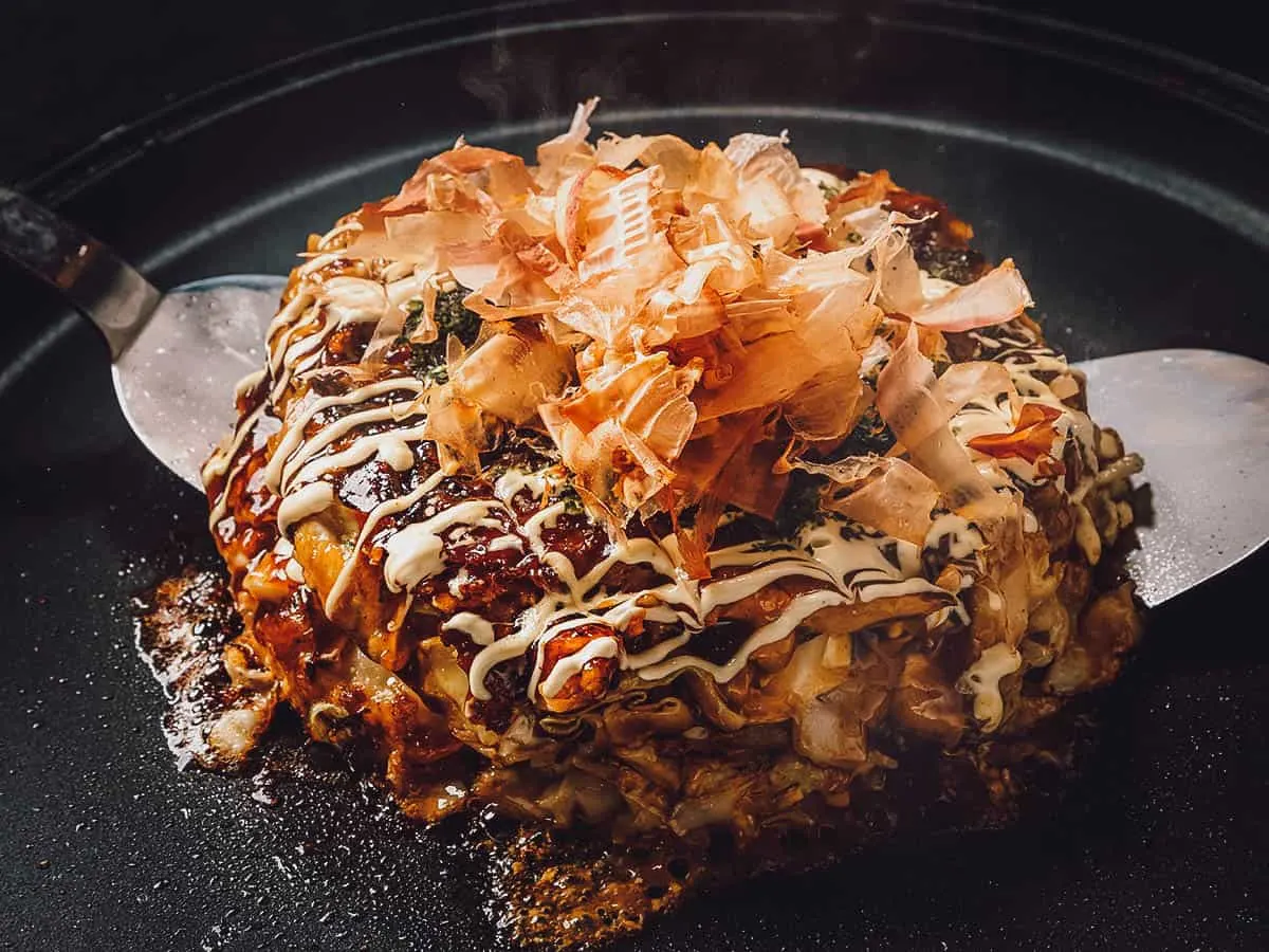 Cooking okonomiyaki