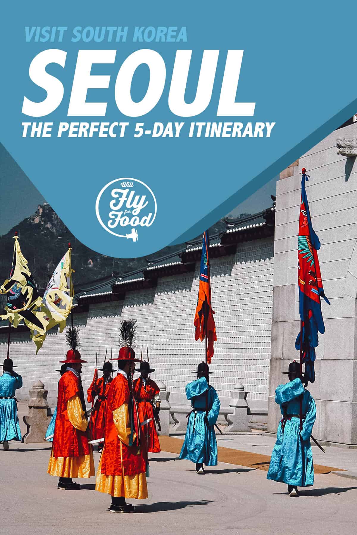 Changing of the guard at Gyeongbokgung in Seoul