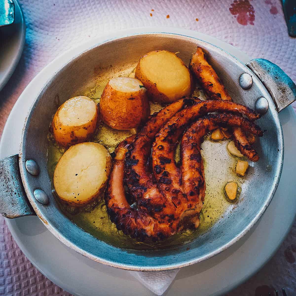 Polvo à lagareiro, Portuguese octopus in the lagareiro-style