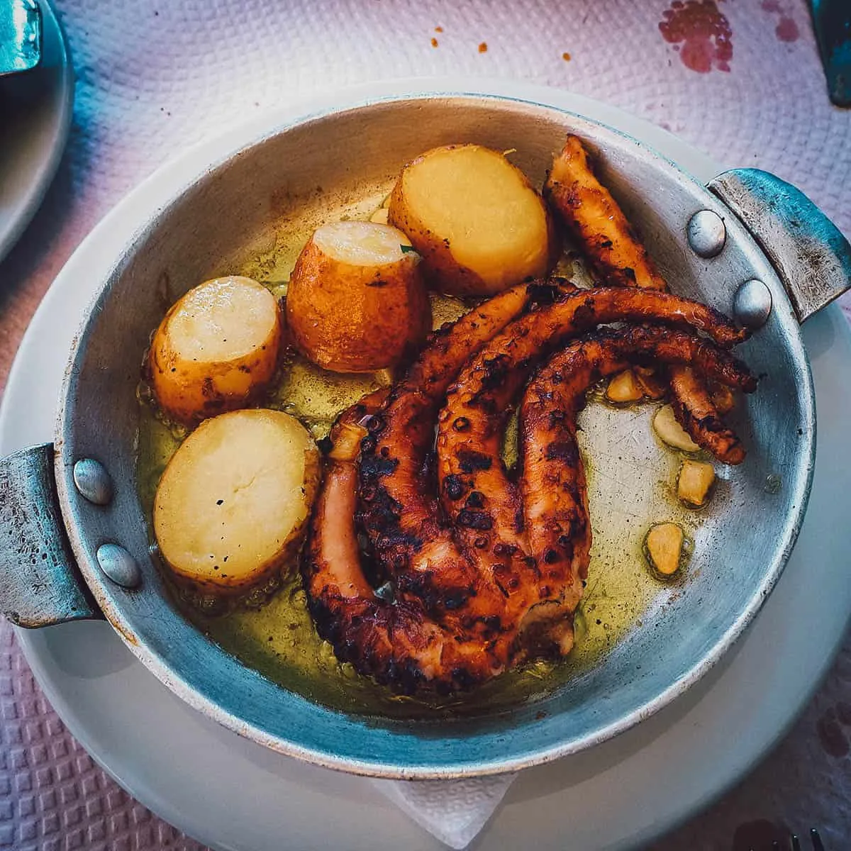 Polvo à lagareiro, Portuguese octopus in the lagareiro-style