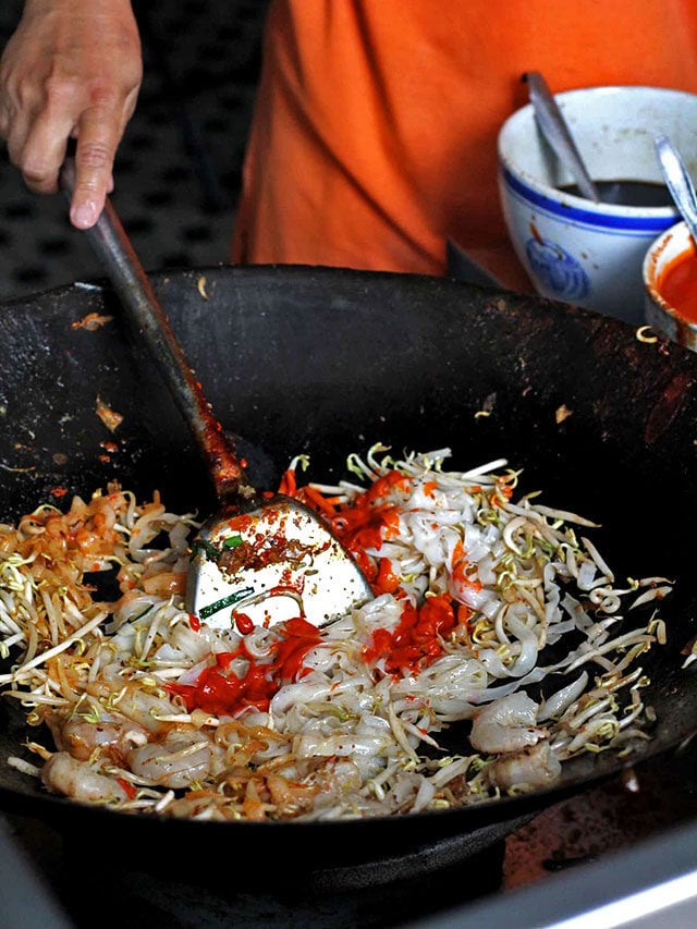 10 Dishes You Must Eat in Malaysia!