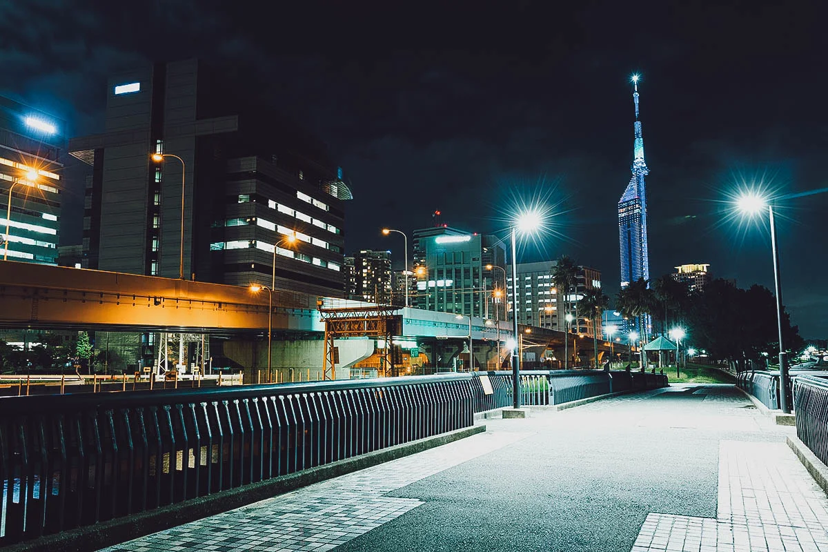 Fukuoka Tower, Japan Night view of Fukuoka Tower