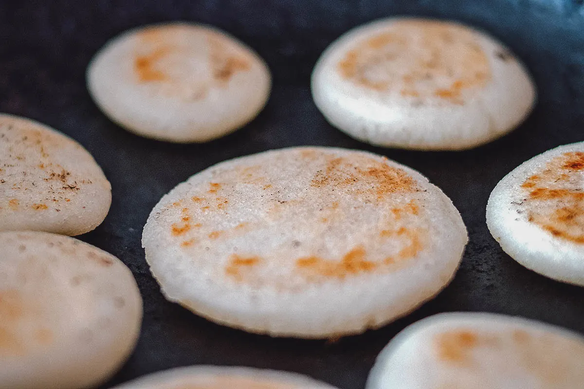 Cooking arepas