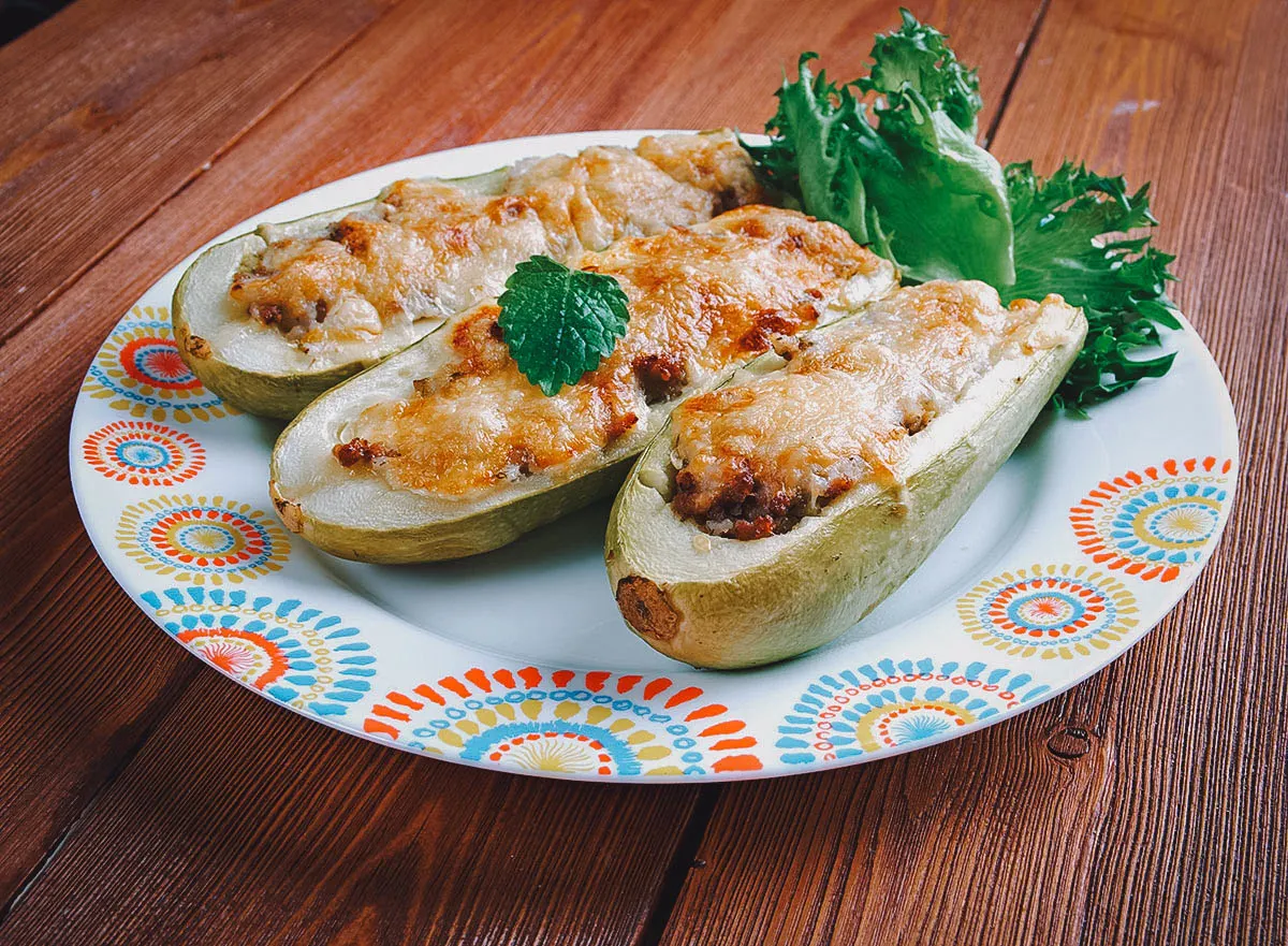 Guatemalan Food Kungulleshka të mbushura, a type of Albanian dolma made with zucchini