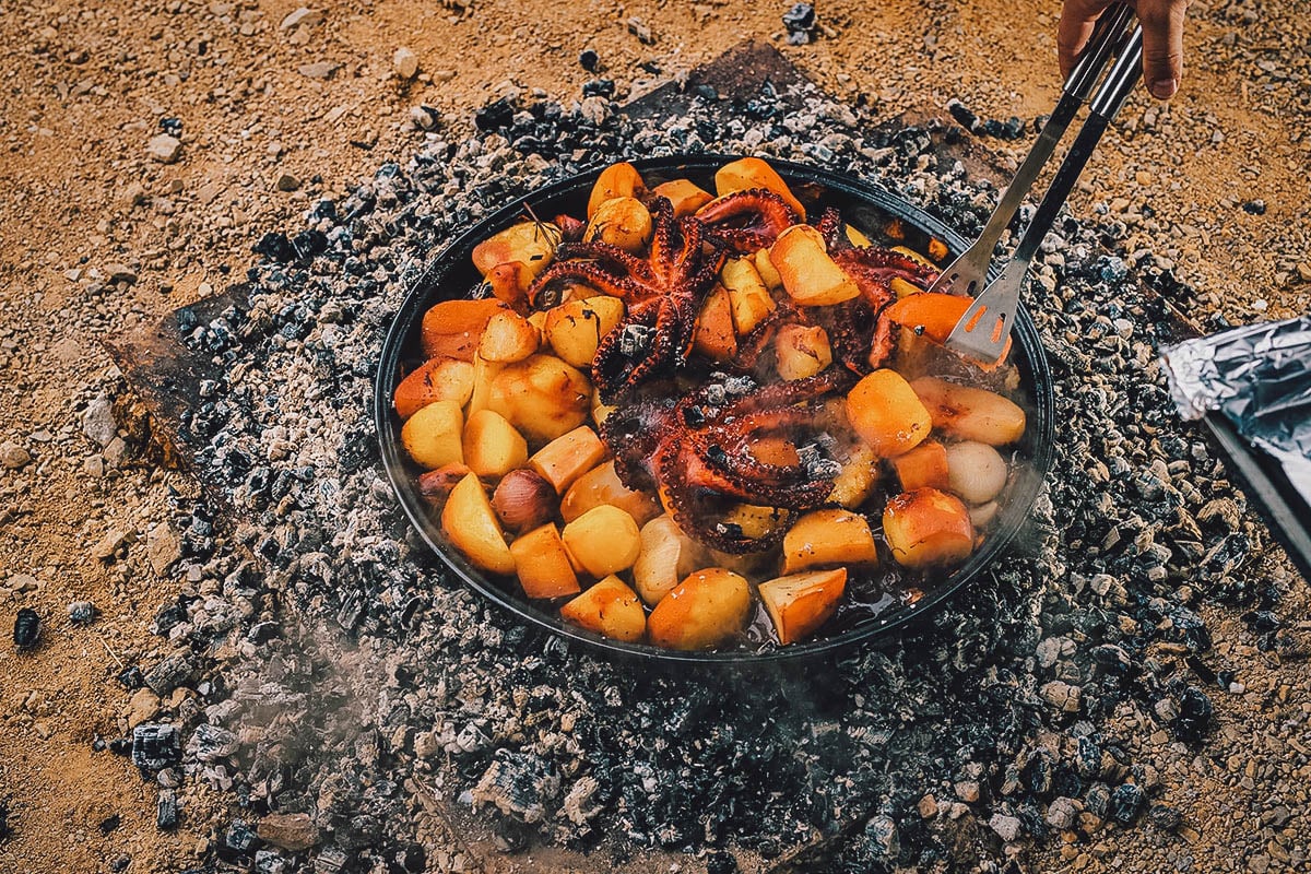 Cooking peka in a sac