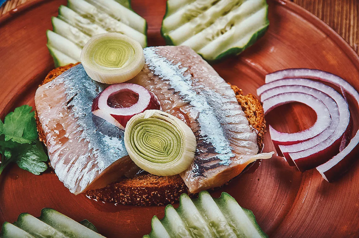 Kiluvõileib, an Estonian sprat sandwich on rye bread