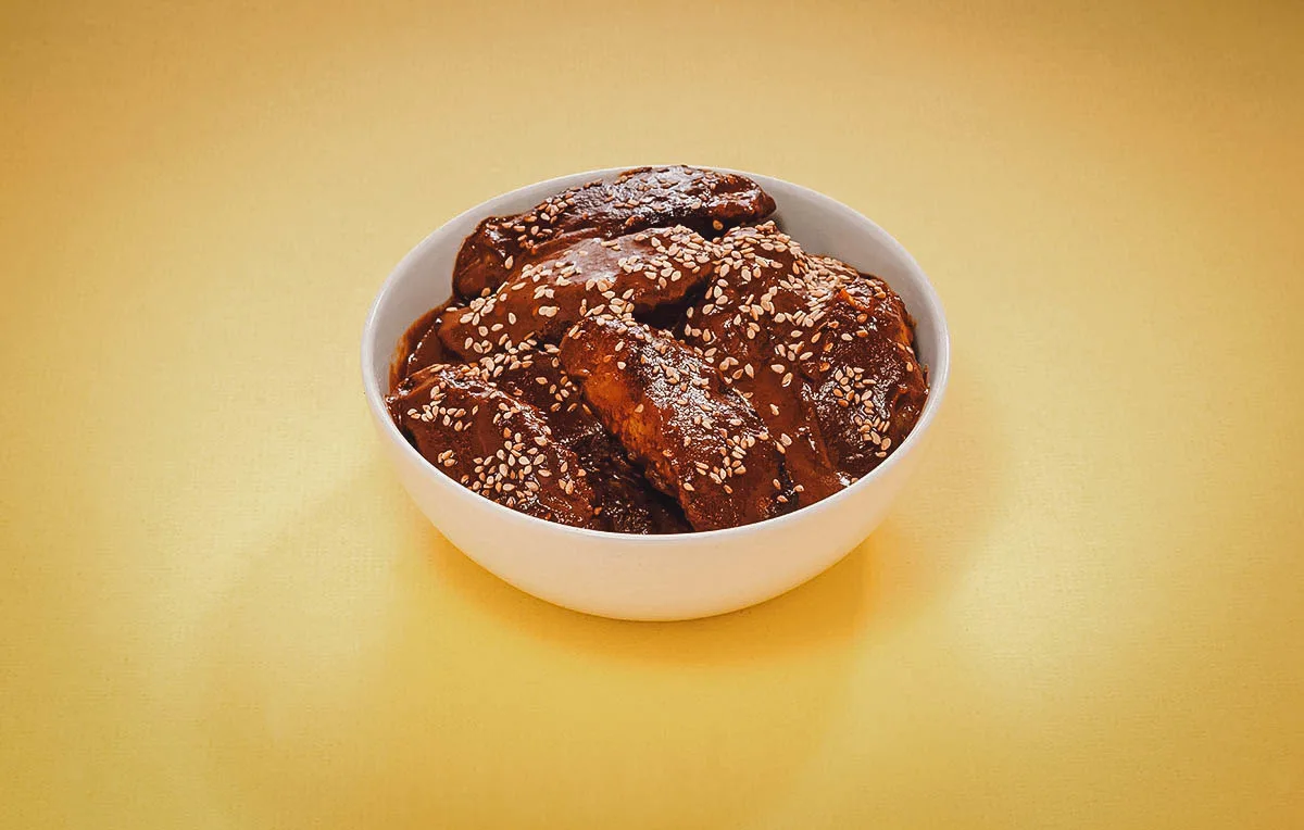 Guatemalan Food Mole de platanos, a Guatemalan dessert made with bananas and chocolate