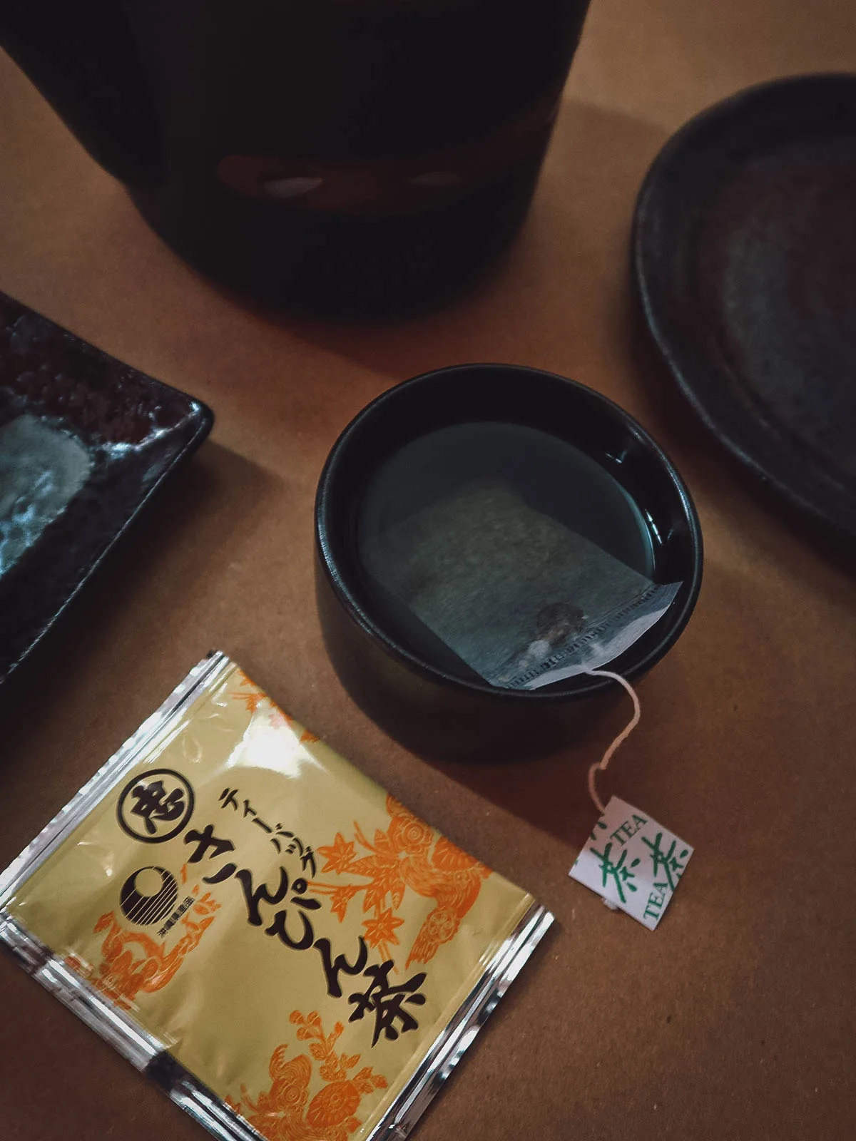 Sanpincha Tea from Sakuraco with Japanese teapot and plates