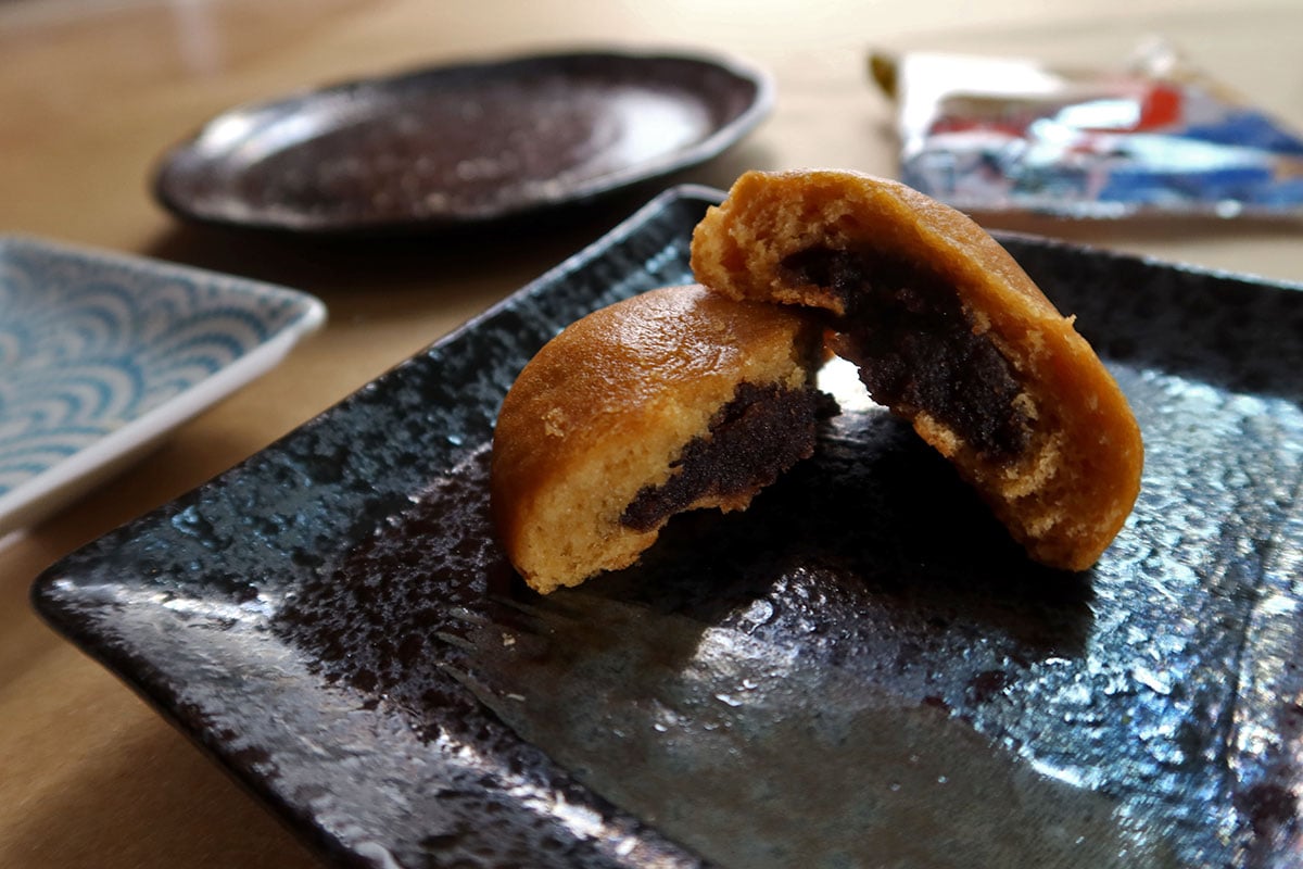 Brown sugar manju from Sakuraco with Japanese plates
