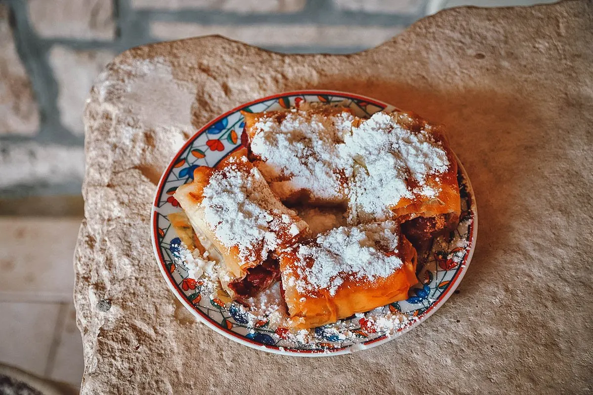 Croatian Food Savijaca, Croatian strudel