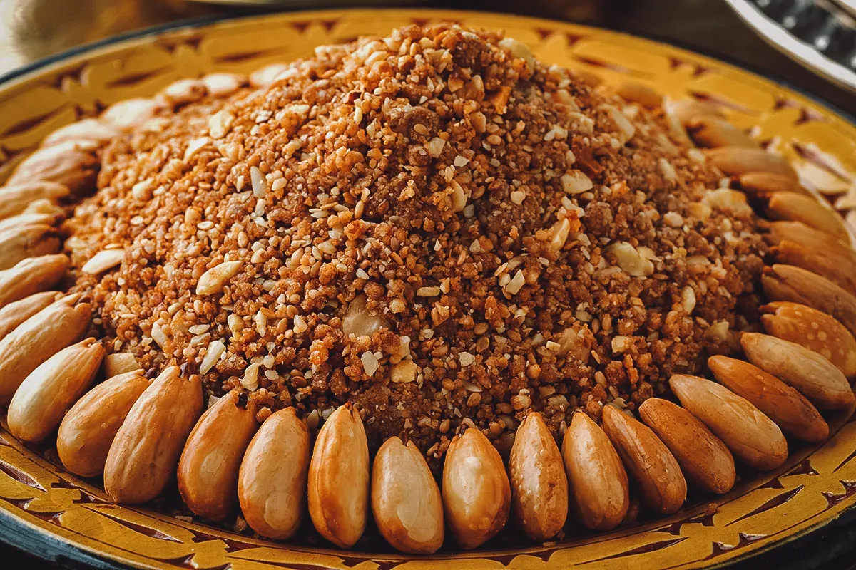 Sellou, roasted flour with almonds and sesame