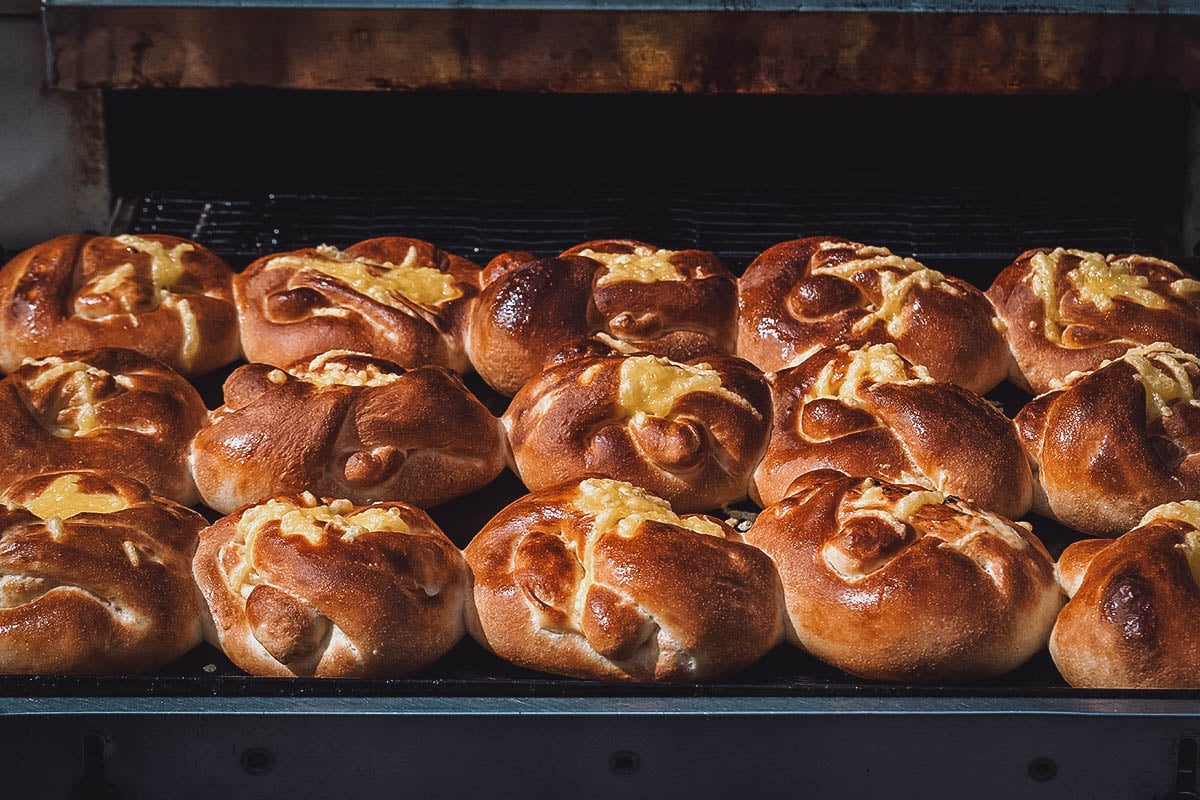 Brânzoaice, a Moldovan-Romanian baked pastry