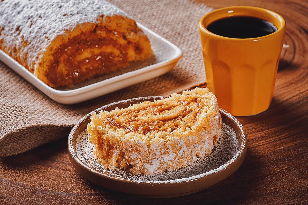 Peruvian Desserts Pionono, Peruvian cake made with dulce de leche