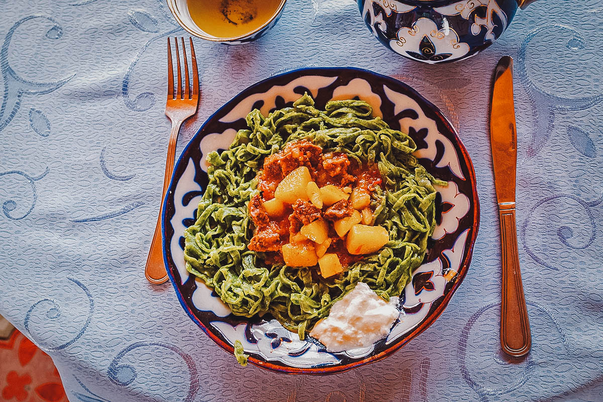 Shivit oshi, one of the most colorful Uzbek dishes