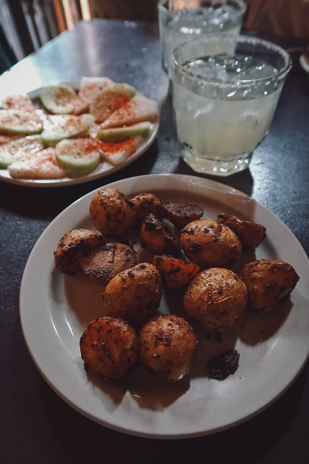 Tapas and cocktails at a bar in Guanajuato