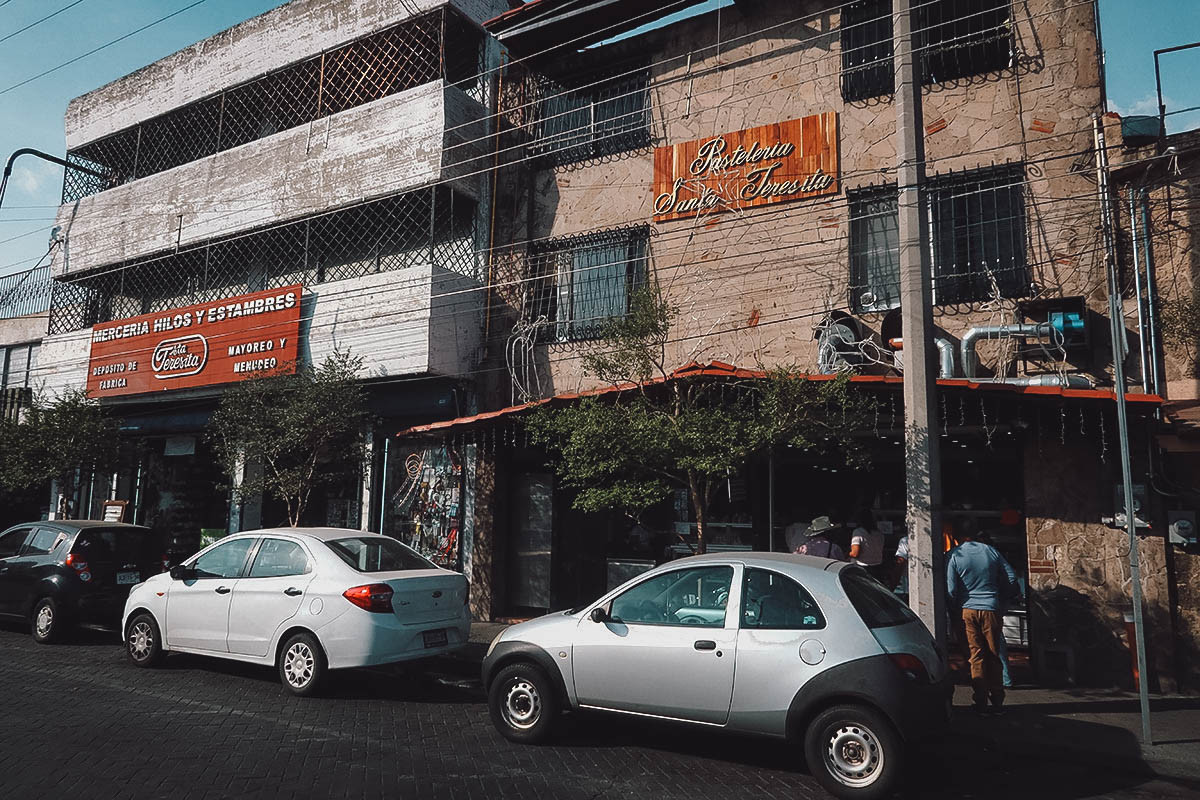 Exterior of Pasteleria Sta Teresita in Guadalajara