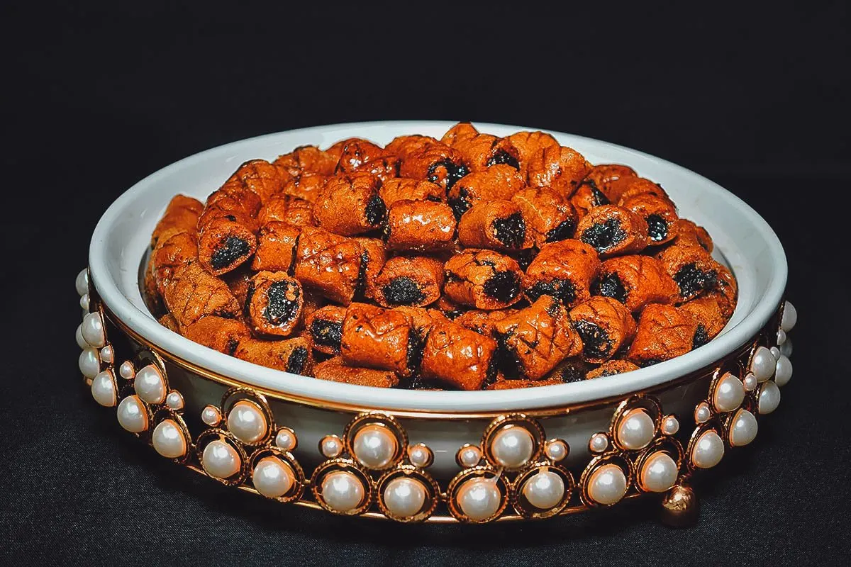 Tunisian Food Makroudh, Tunisian semolina cookies filled with dates