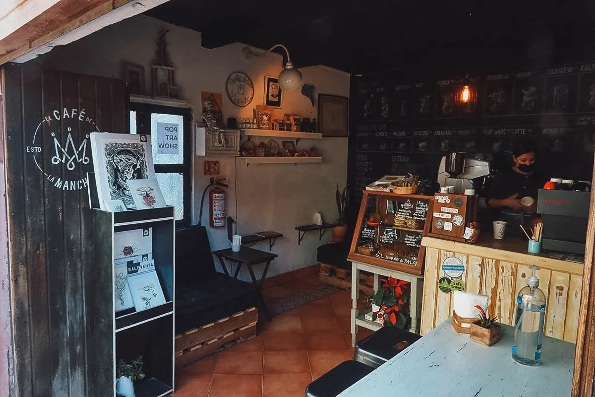 Interior of El Cafe de La Mancha