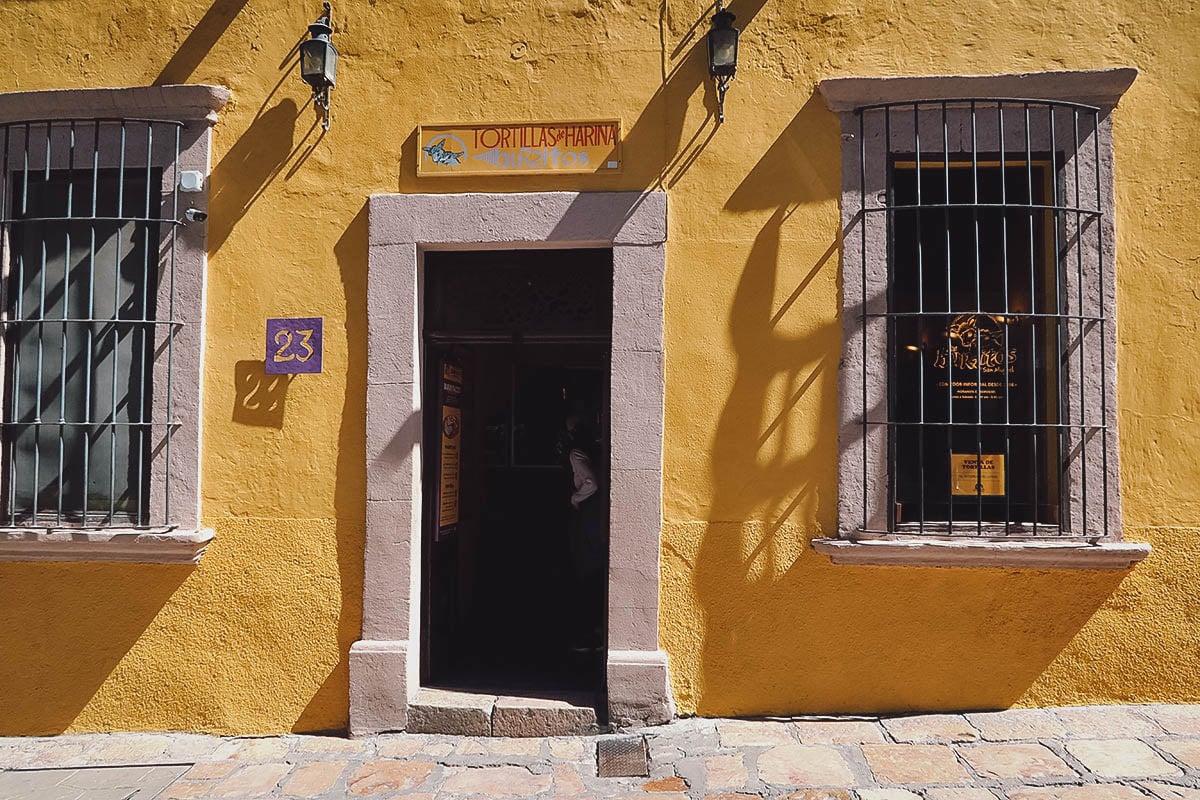 Exterior of Los Burritos