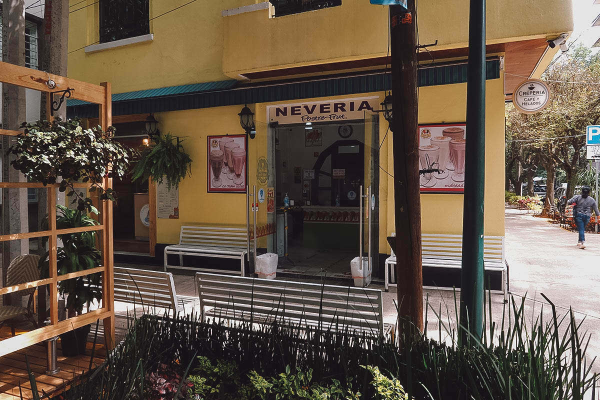 Neveria Postre-Frut ice cream shop in Mexico City