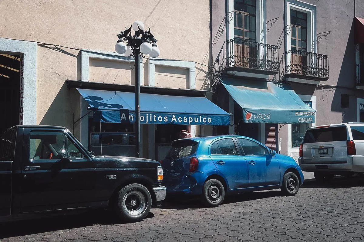 Antojitos Acapulco shopfront