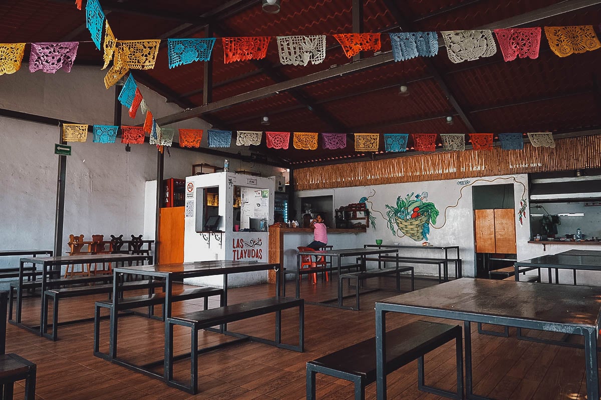 Las Tlayudas Antojeria Oaxaqueña dining area