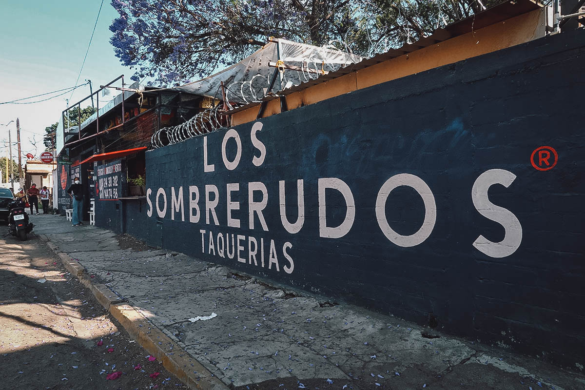 Los Sombrerudos signage