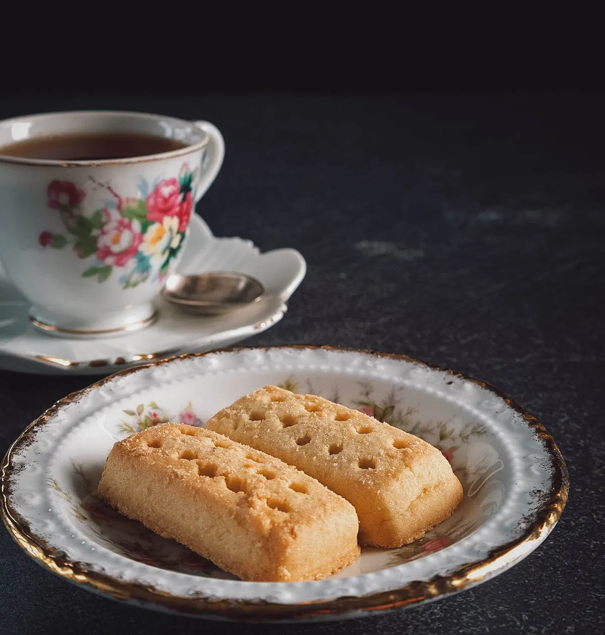 Scottish Food Shortbread with tea