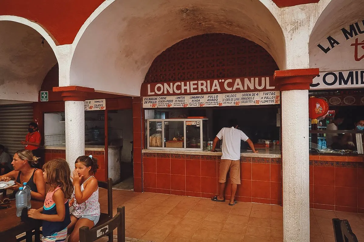 Loncheria Canul stall in Valladolid