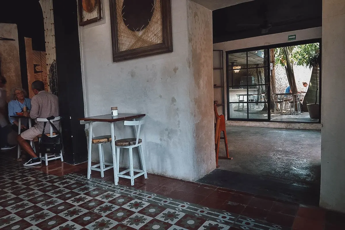 The Best Valladolid Restaurants Burrito Amor Valladolid dining area