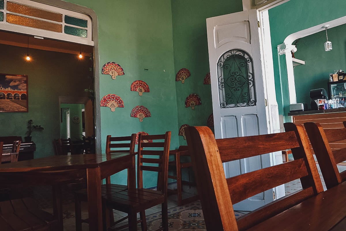 Cheen Cocina Yucateca restaurant interior