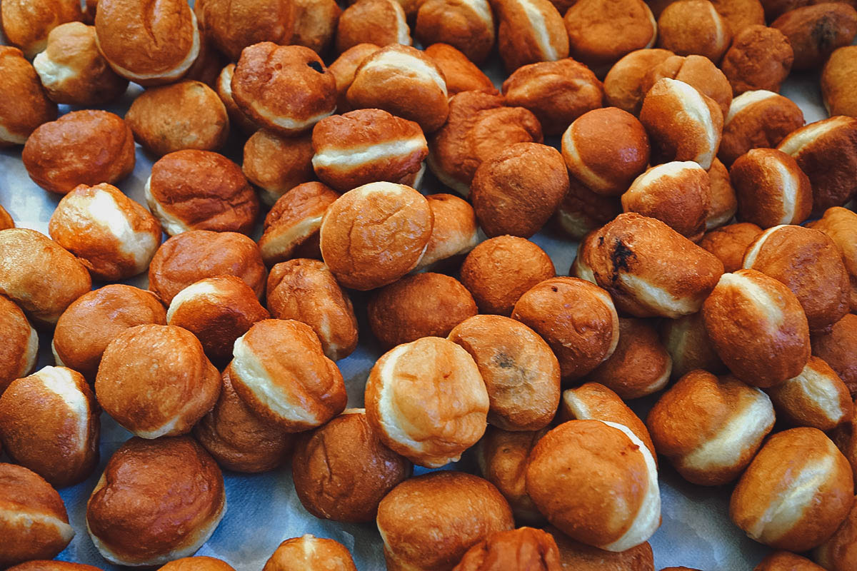 Table full of Farsangi fank donuts