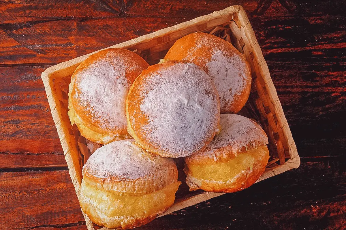 Basket of sonho donuts