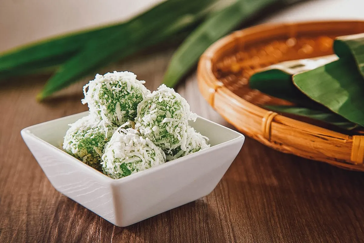 Malayisan kuih ondeh-ondeh