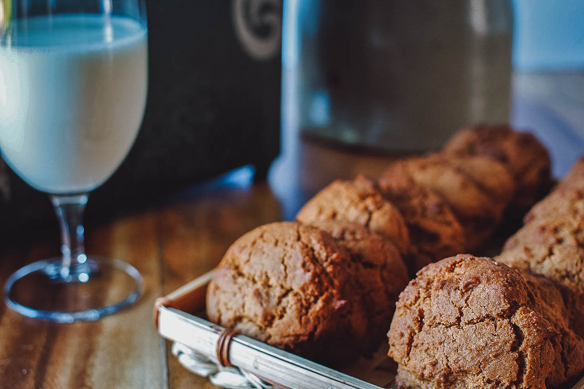 Molasses cookies