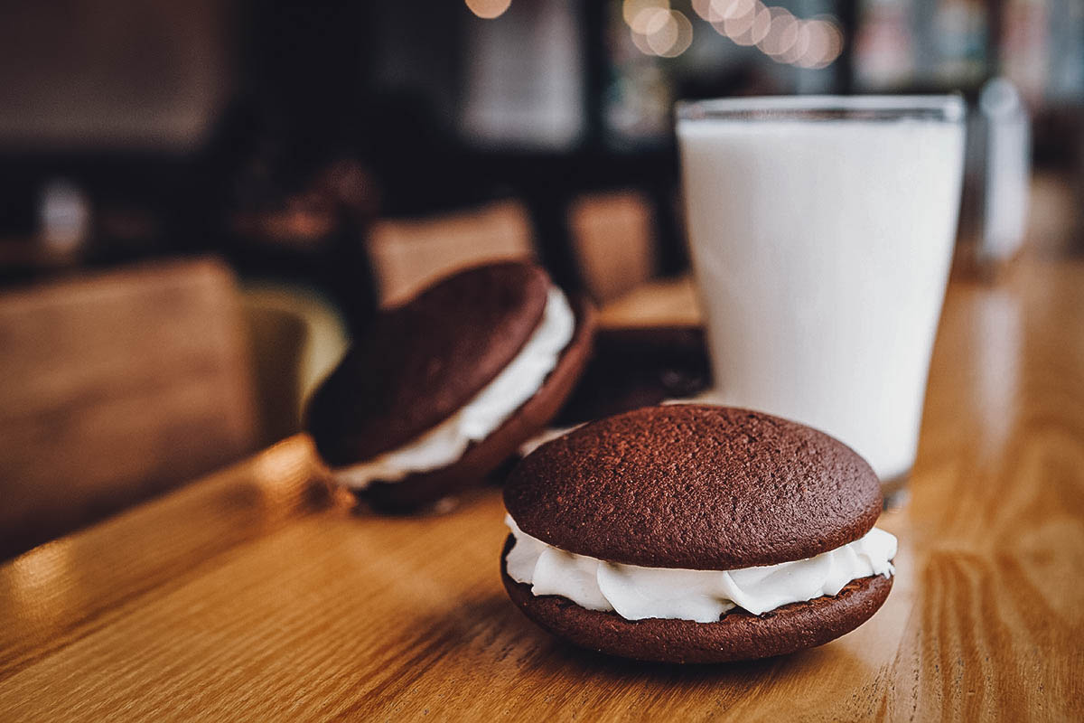 Chocolate whoopie pie cookies