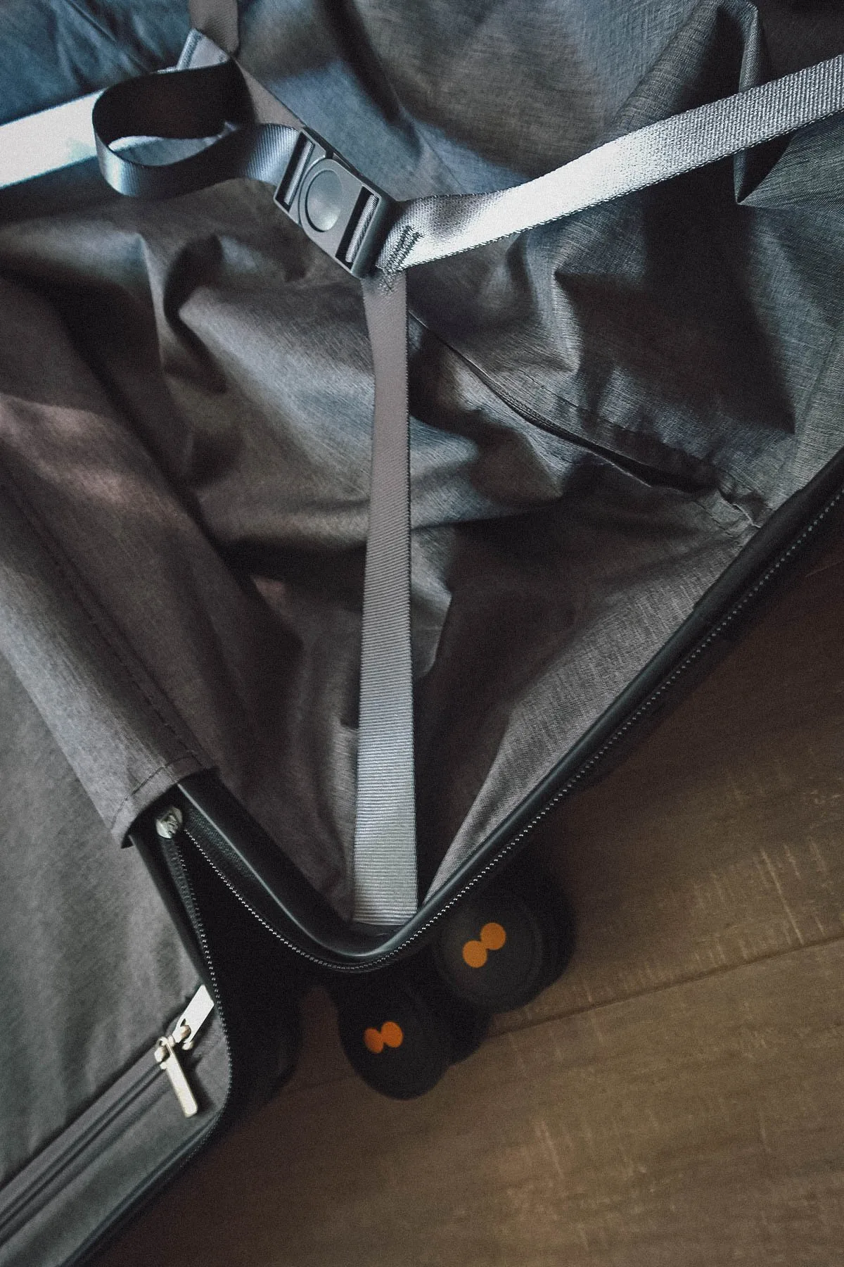 LEVEL8 Luggage Review Pro carry-on compartment