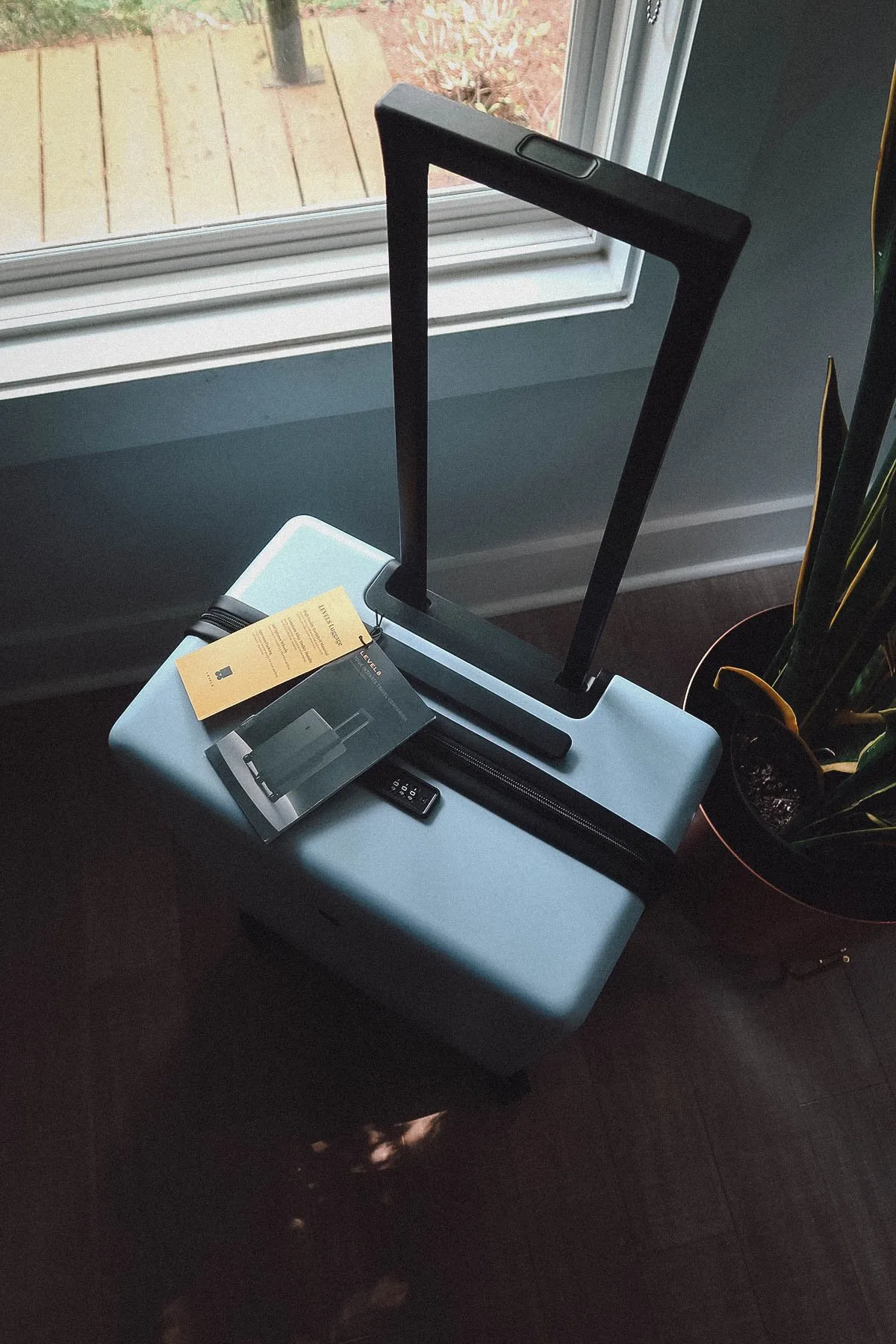 LEVEL8 Luggage Review Matte check-in suitcase