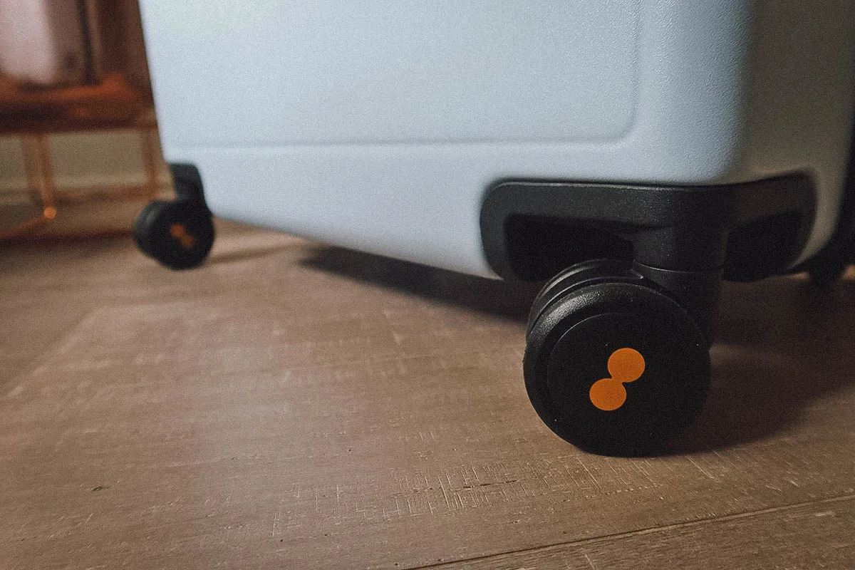 LEVEL8 Luggage Review Close-up of LEVEL8's spinner wheels