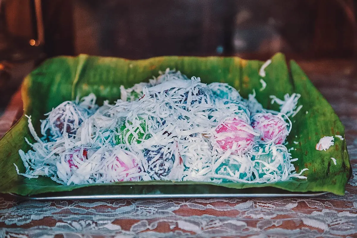 Khanom tom on banana leaf