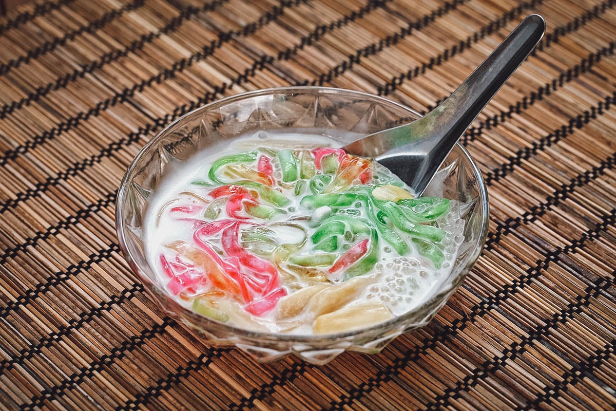 Ruam mit in coconut milk