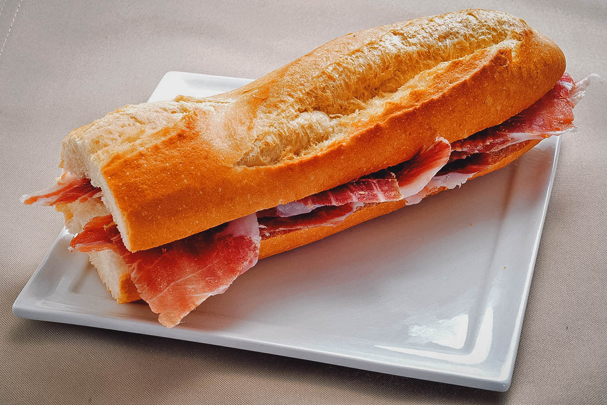 Bocadillo de jamon