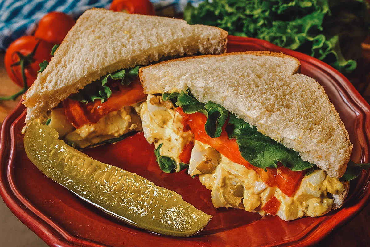 Egg salad sandwich