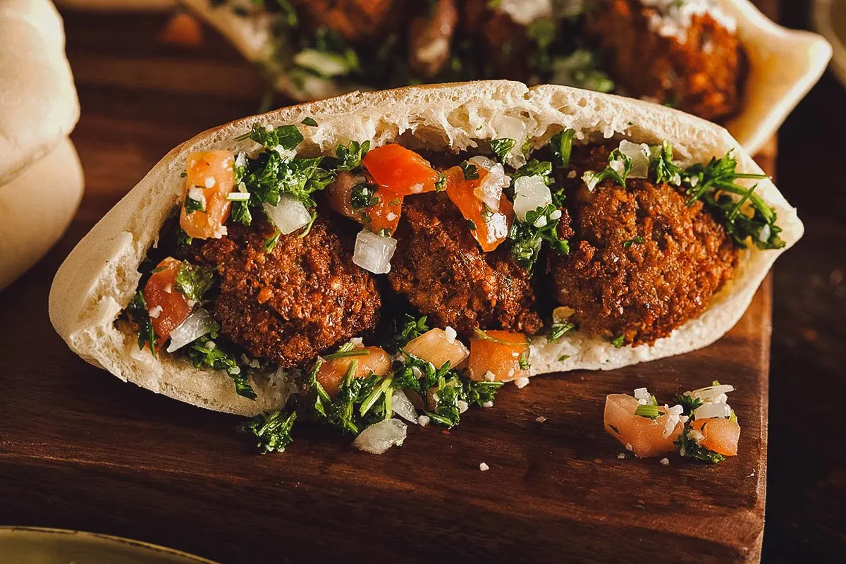 Falafel pocket sandwiches